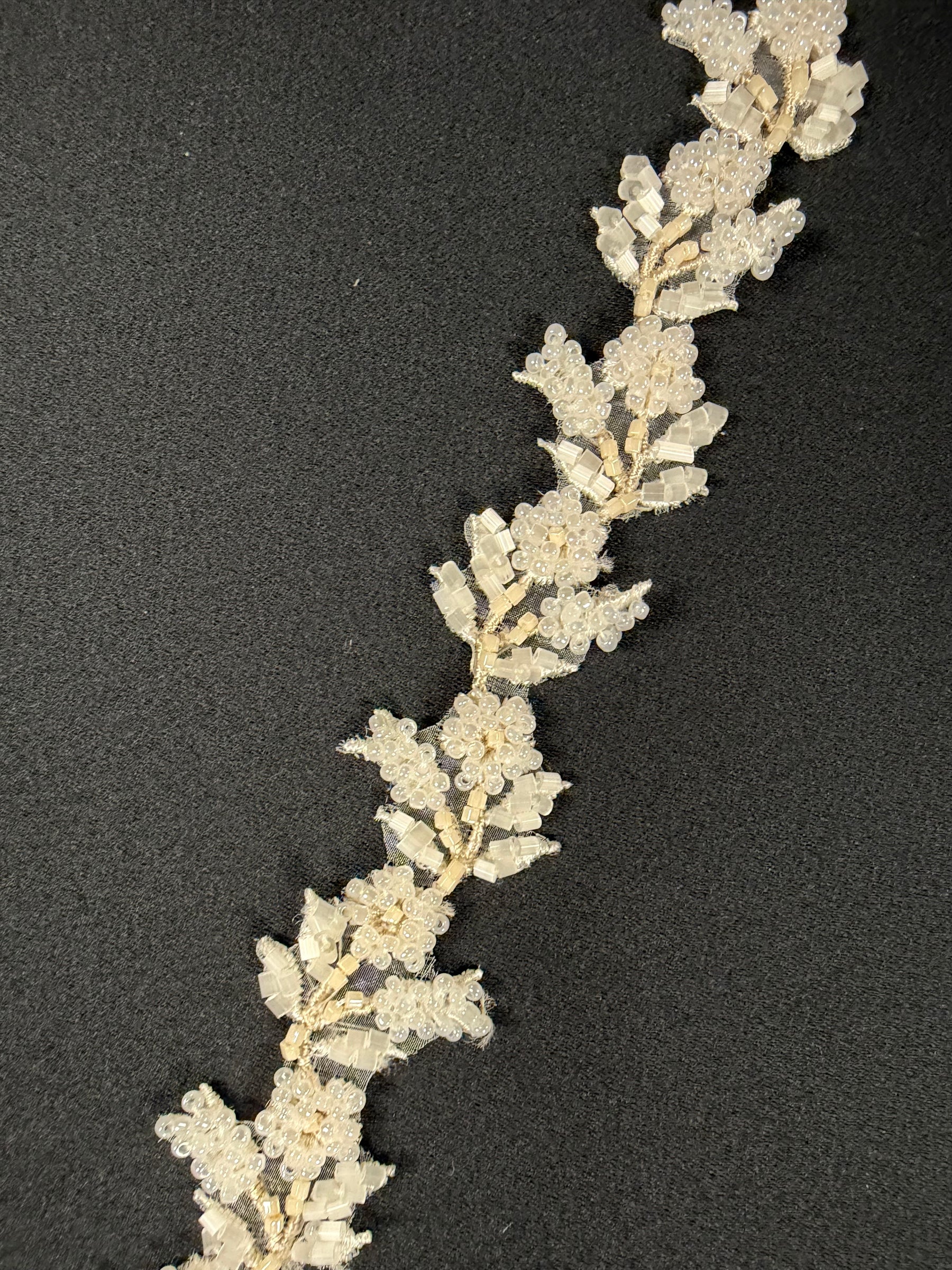 Bordure perlée ivoire/champagne - T6