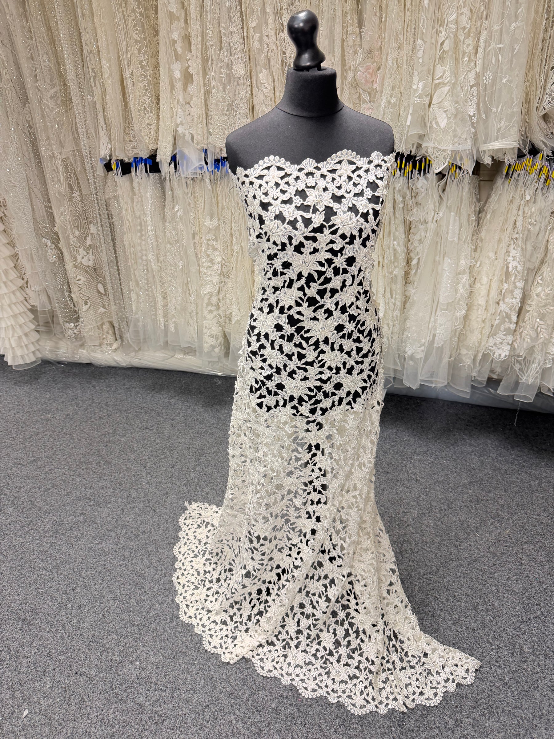 Ivory Beaded Guipure Lace - P394