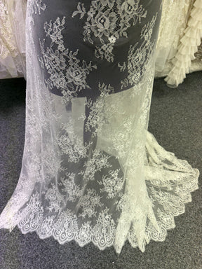 Ivory Raschel Lace - P393