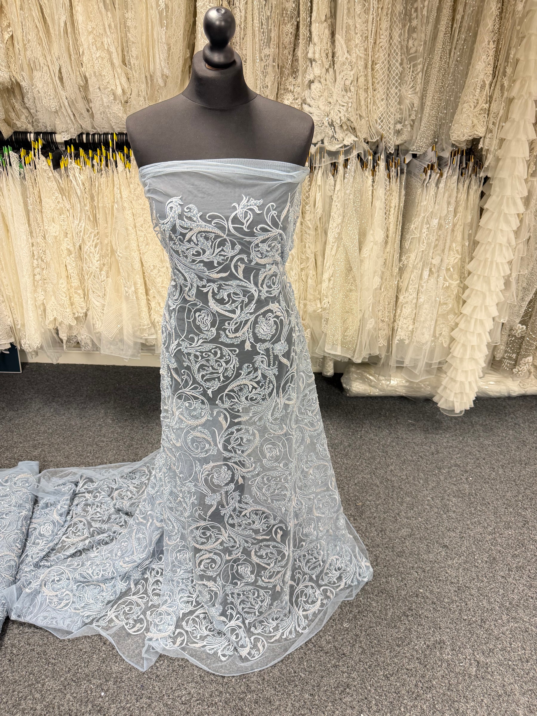 Tulle brodé perlé Calcaire - EB1091