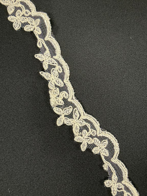 Garniture en dentelle cordée ivoire - T88