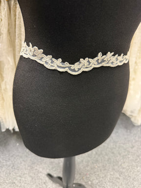 Garniture en dentelle cordée ivoire - T88