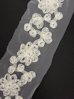 Bordure de ruban blanche à perles - T85