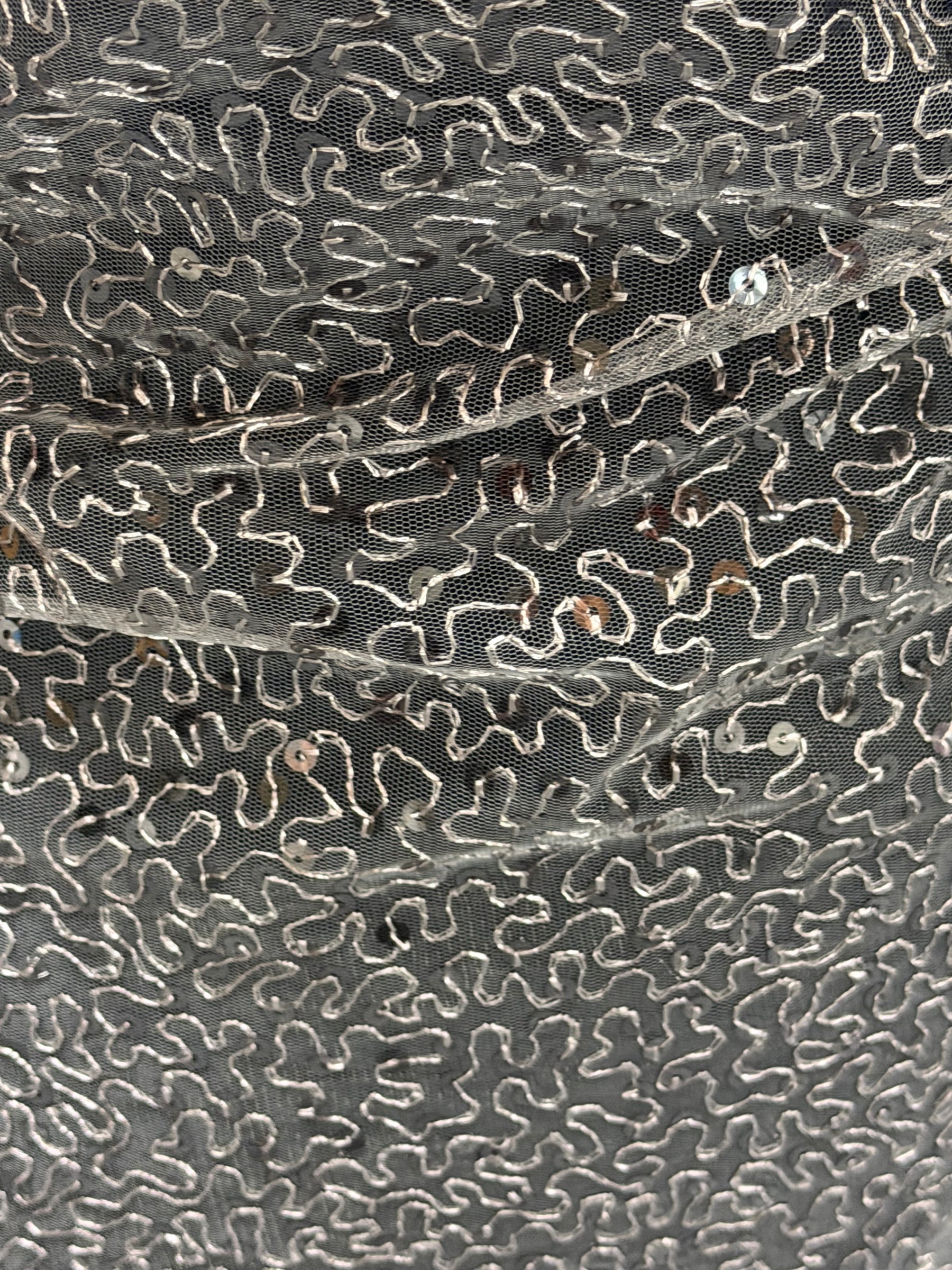 Tulle à sequins brodé taupe – EB3001
