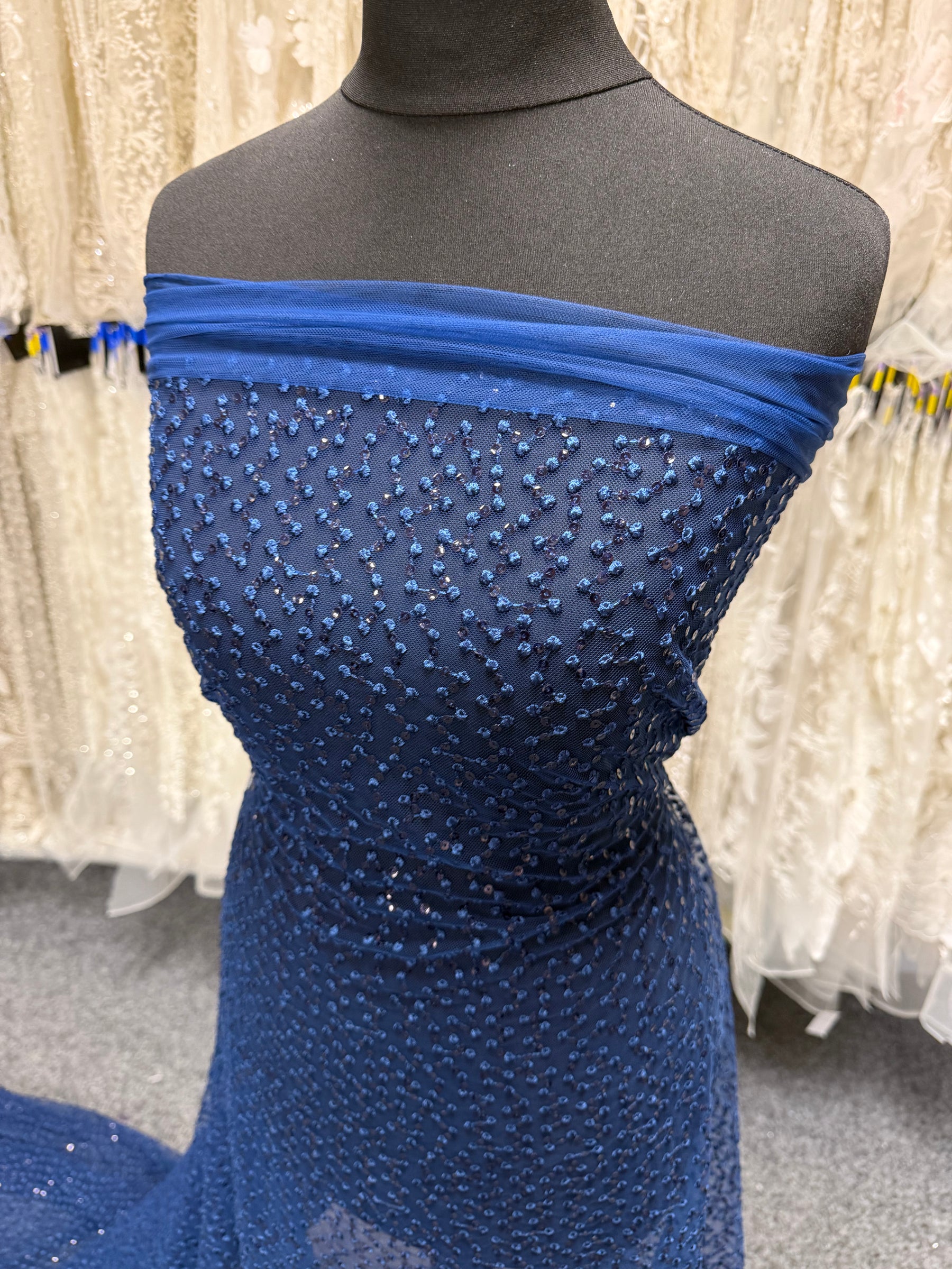 Dentelle brodée de sequins bleu marine - EB3029