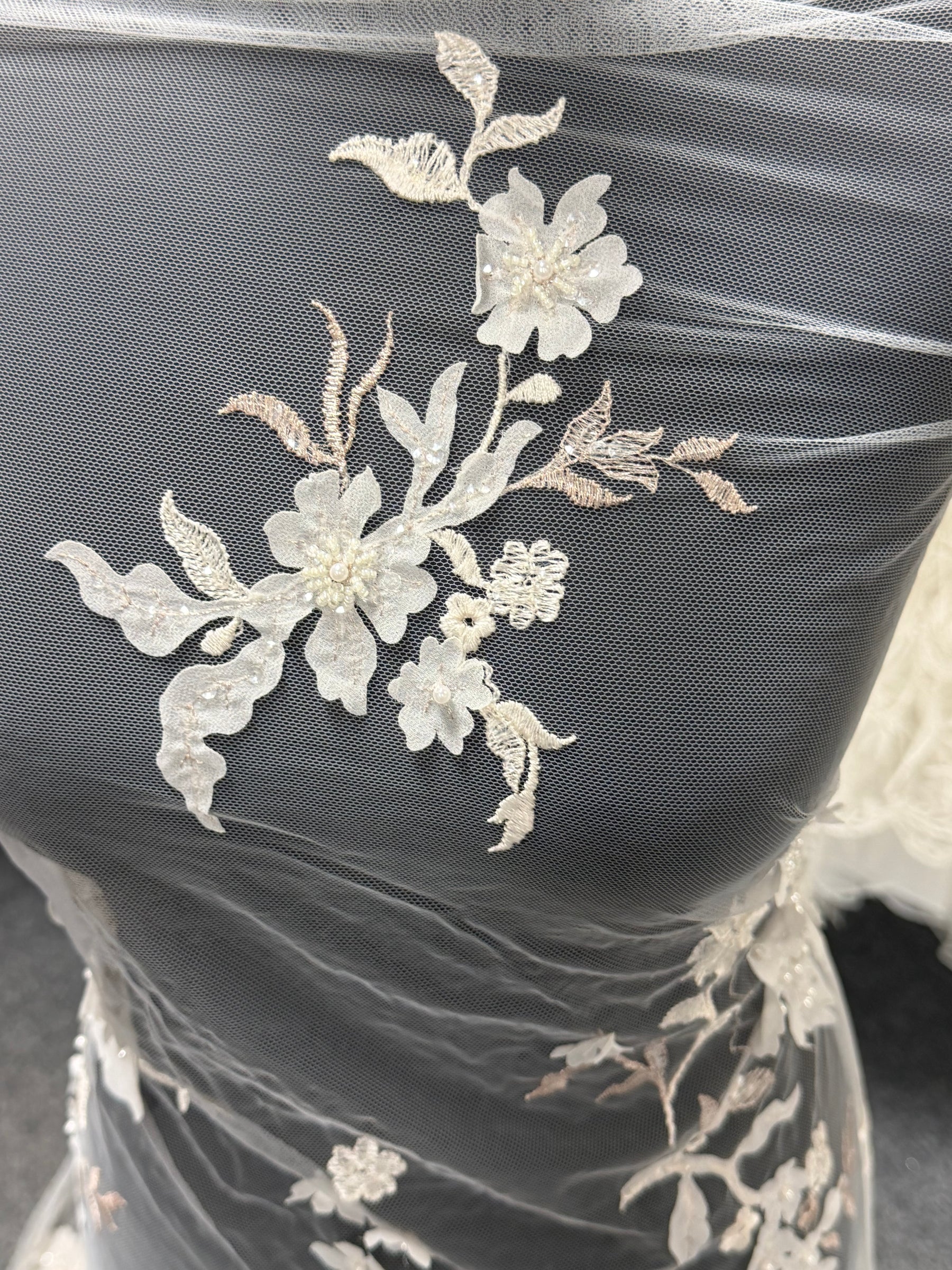 Dentelle brodée ivoire - EB1015