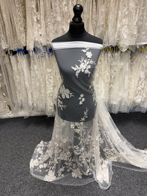 Dentelle brodée ivoire - EB1015