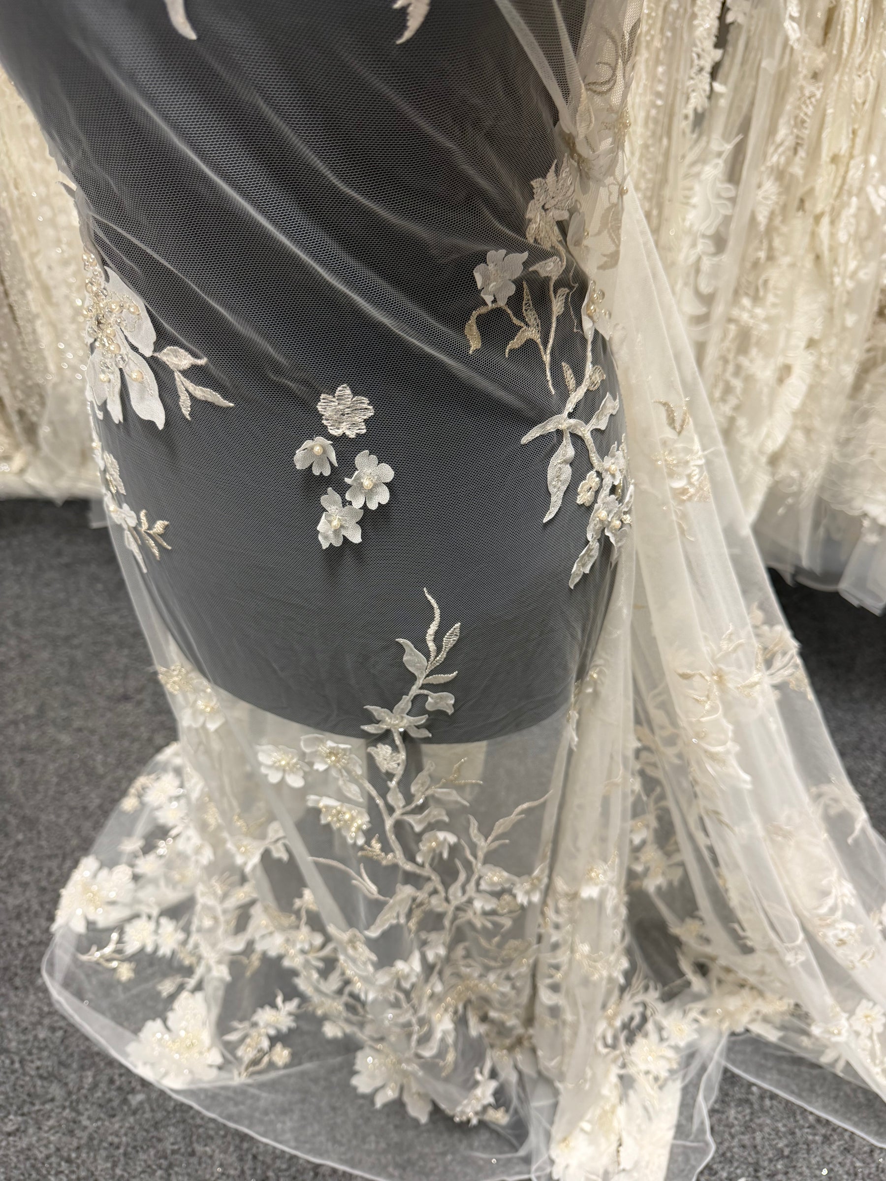 Dentelle brodée ivoire - EB1015