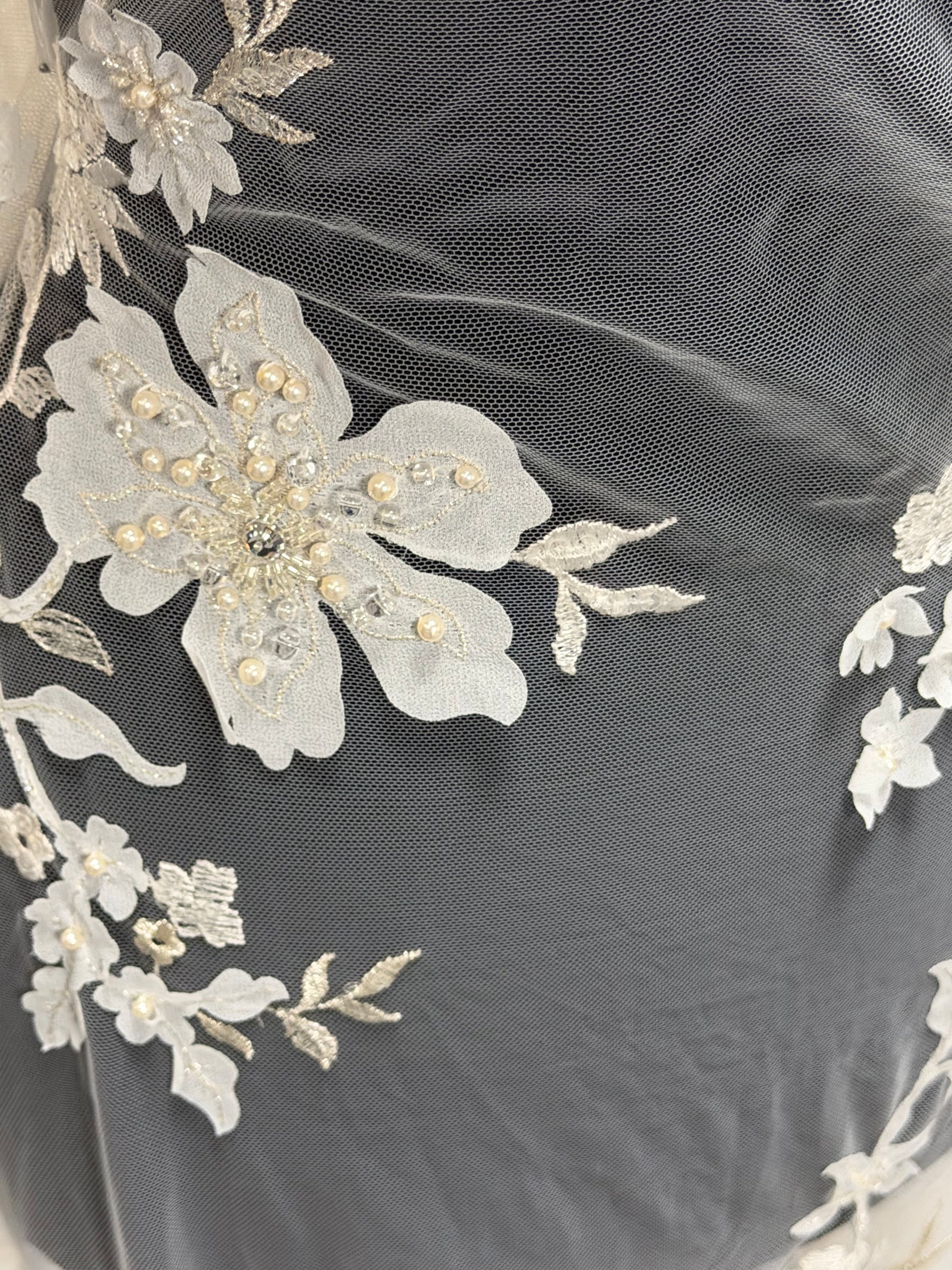 Dentelle brodée ivoire - EB1015
