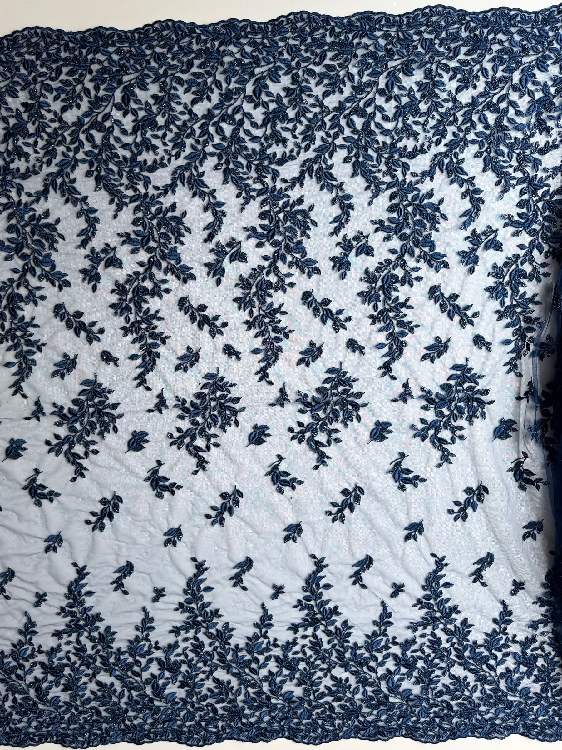 Tulle brodé perlé bleu marine - EB1058
