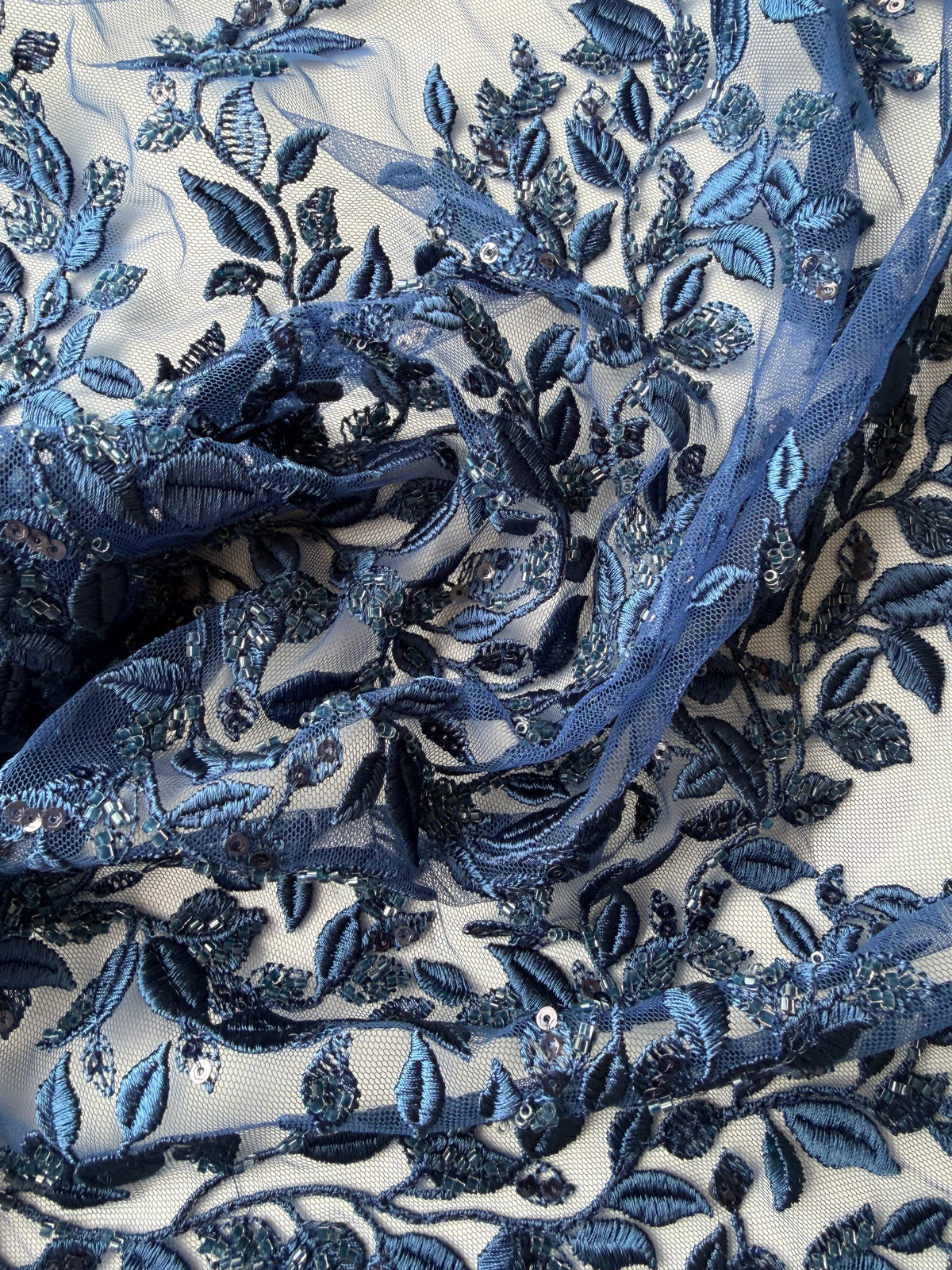 Tulle brodé perlé bleu marine - EB1058