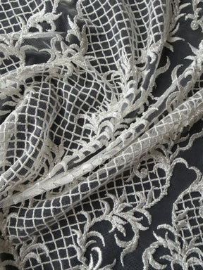 Tulle brodé de perles ivoire - EB1020