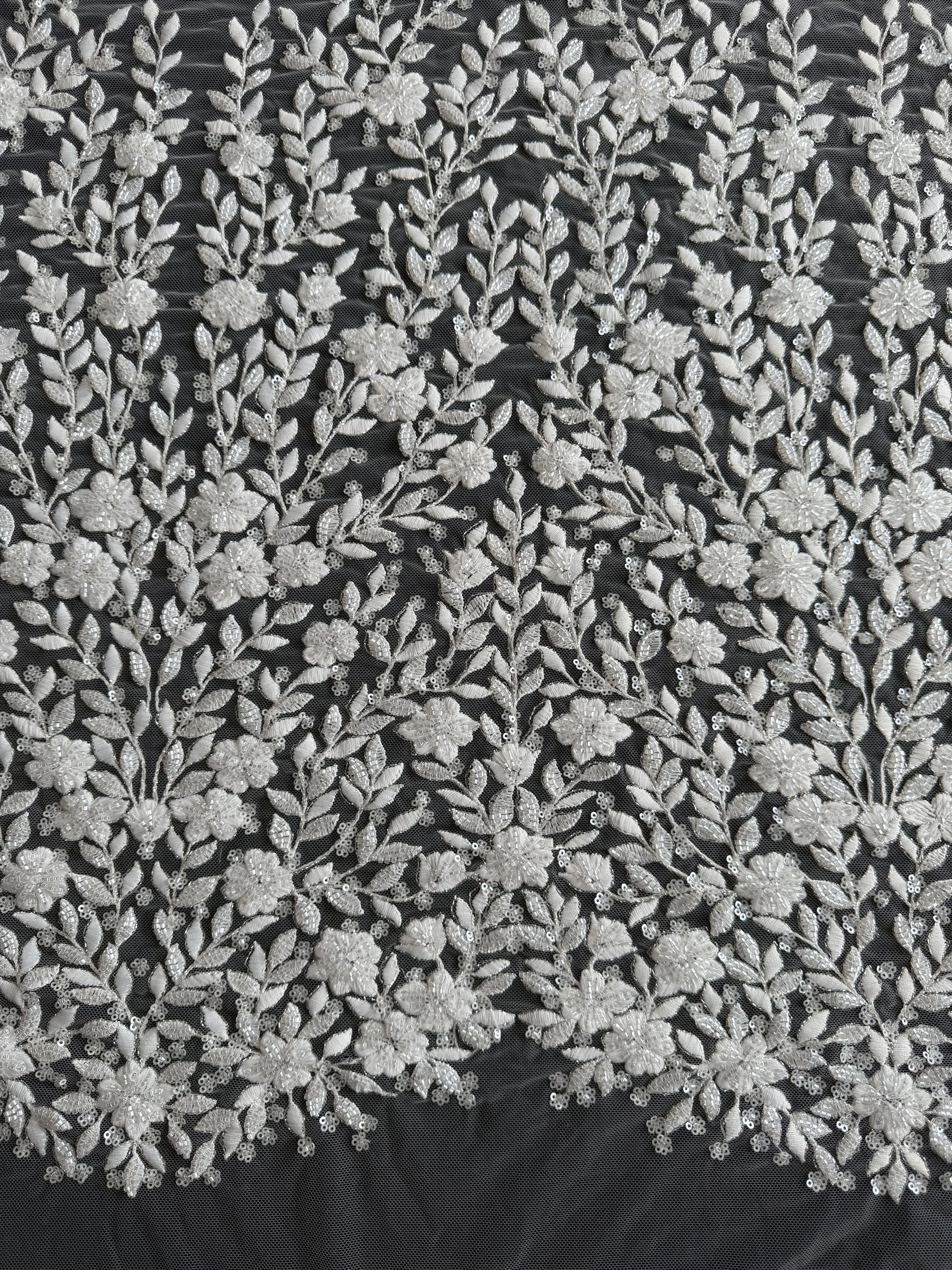 Dentelle perlée ivoire – Grove