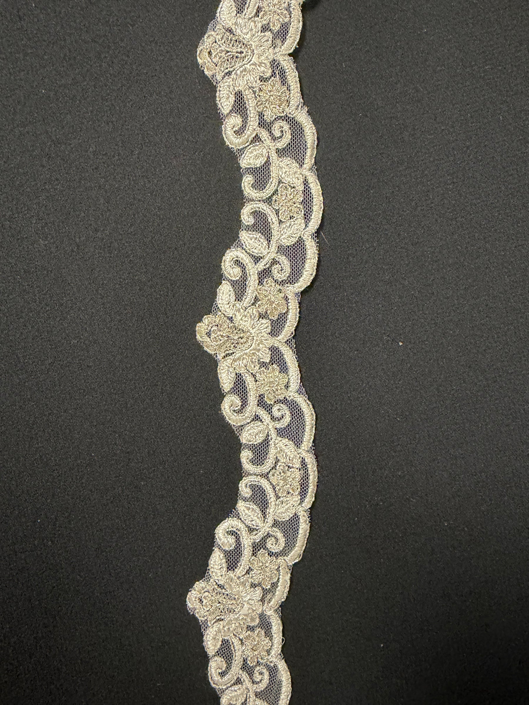 Bordure ivoire/argent - T297