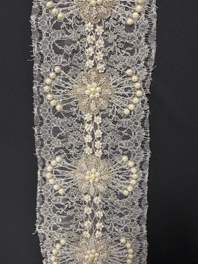 Bordure en dentelle de Chantilly française perlée, perles et cristaux ivoire - T264