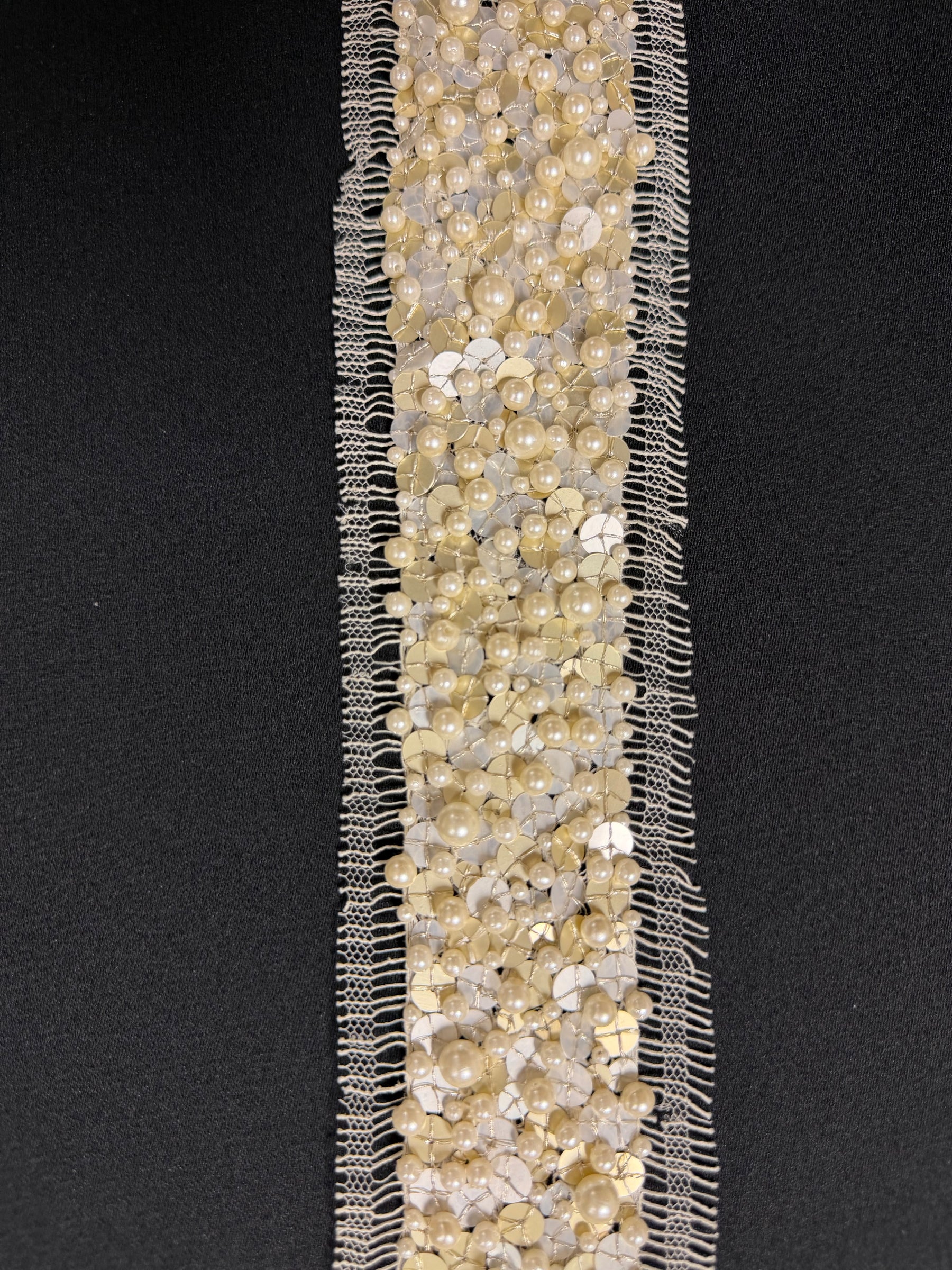 Garniture perlée et à sequins ivoire - T341