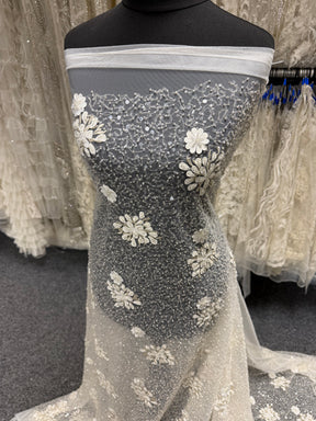 Tulle brodé de perles ivoire - EB1074