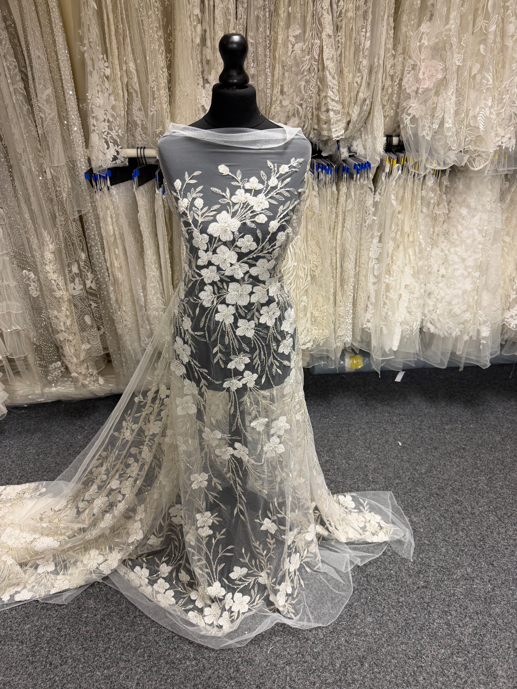 Tulle brodé perlé ivoire - EB1080