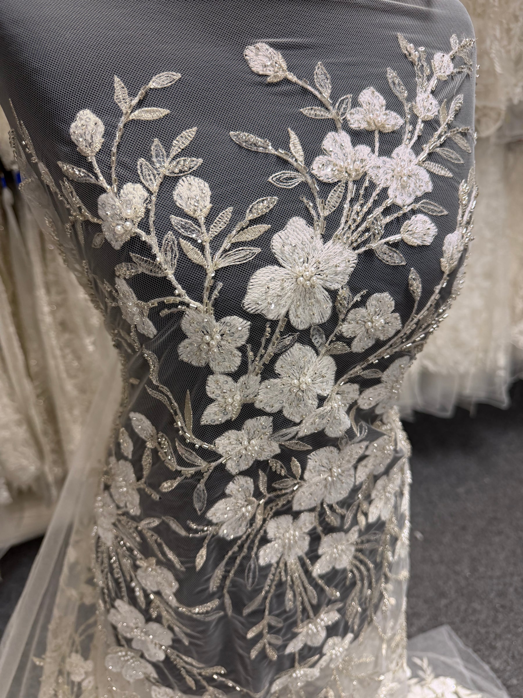 Tulle brodé perlé ivoire - EB1080