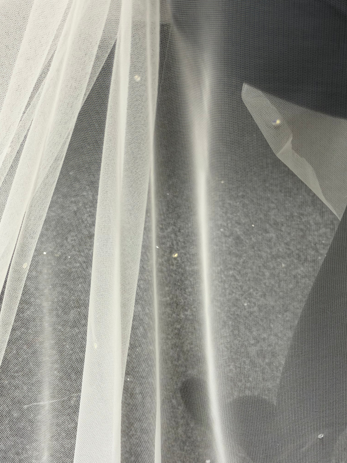Tulle ivoire orné de strass - Phare