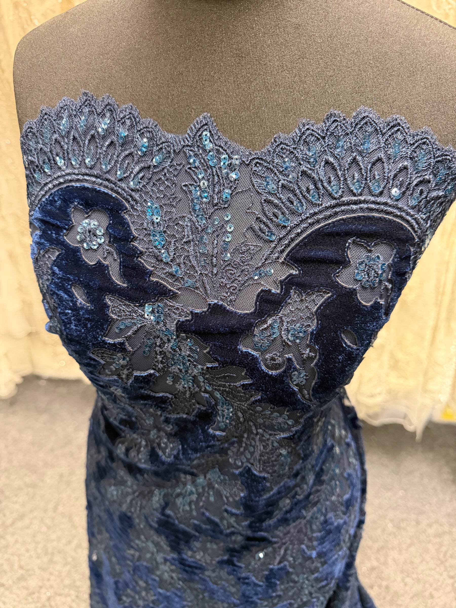 Dentelle en velours 3D bleu marine - EB3023