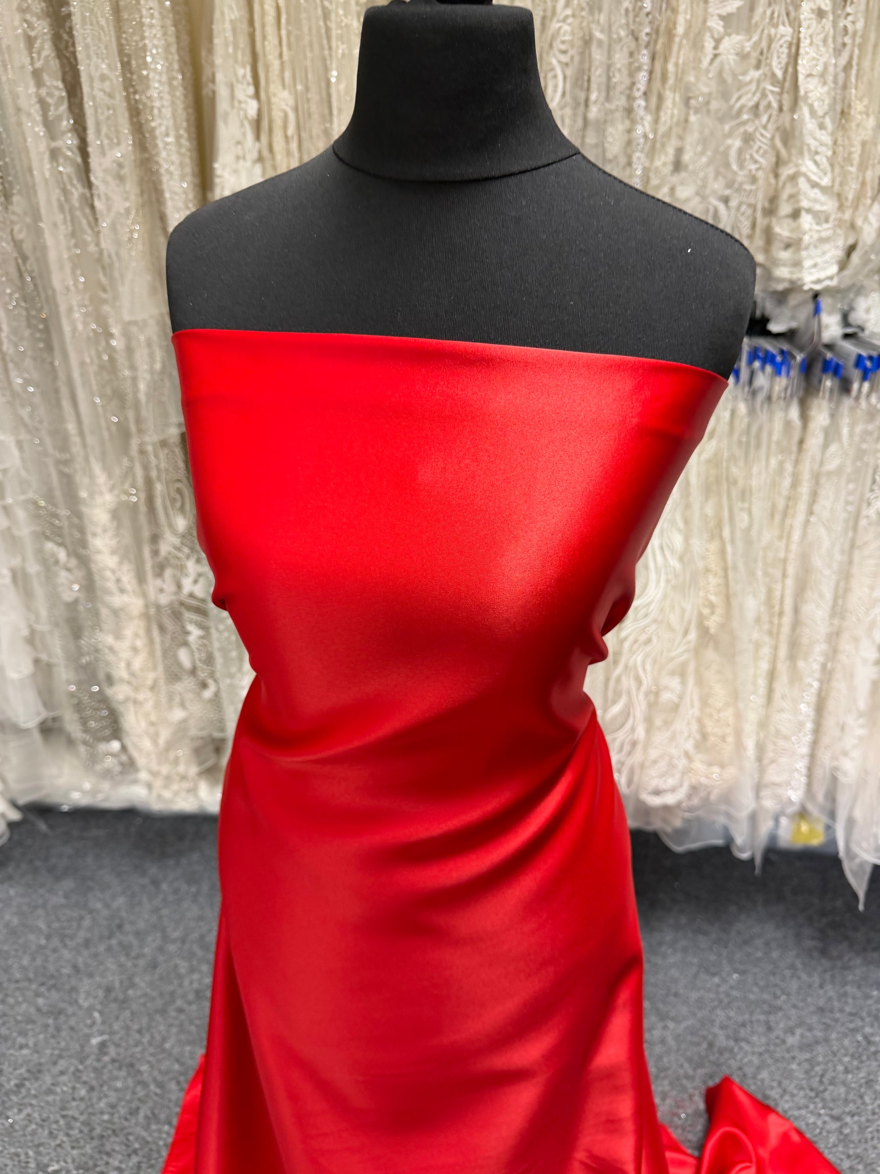 Satin duchesse léger en polyester rouge - P44