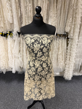 Gold Chantilly Lace - P288