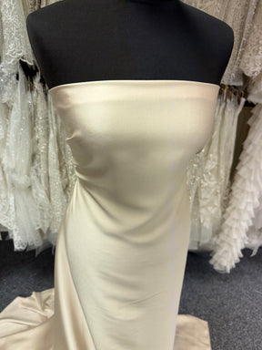 Crêpe polyester champagne avec envers satin - Nostalgic