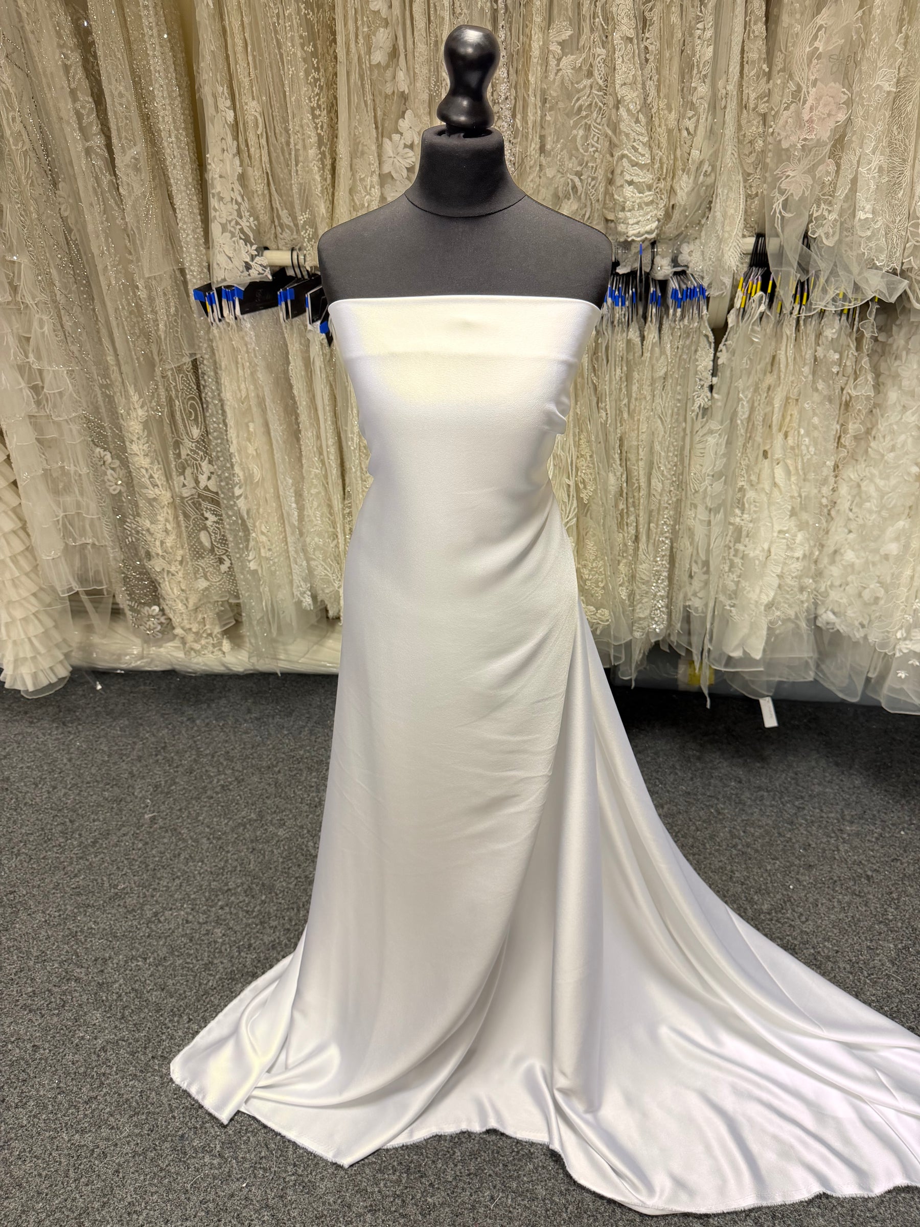 Crêpe blanc avec envers en satin de polyester - Nostalgic