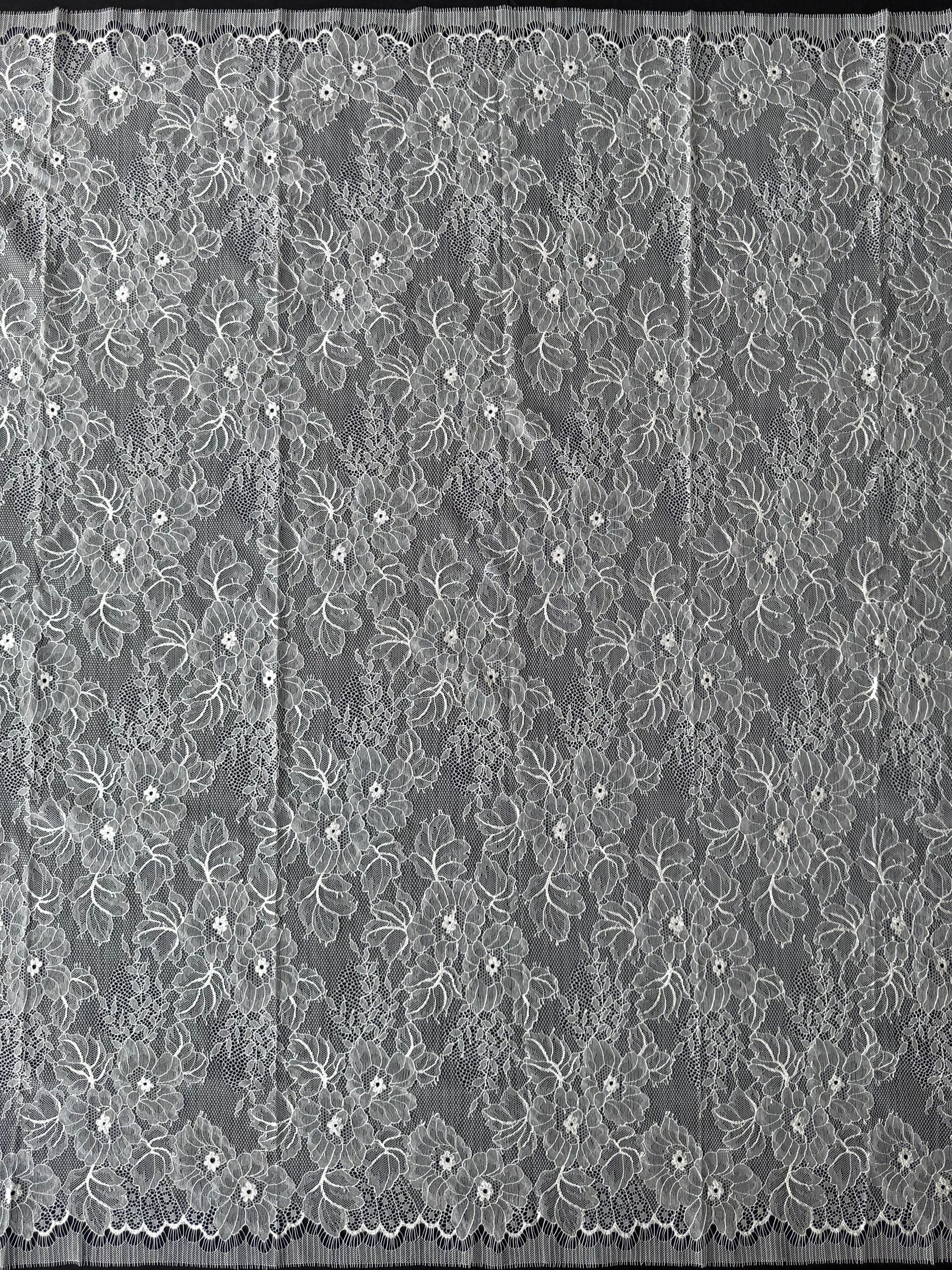 Ivory Leavers Lace - P730