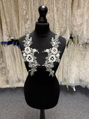 Ivory Guipure Lace Appliques - T404