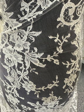 Dentelle Chantilly Ivoire - Bonika