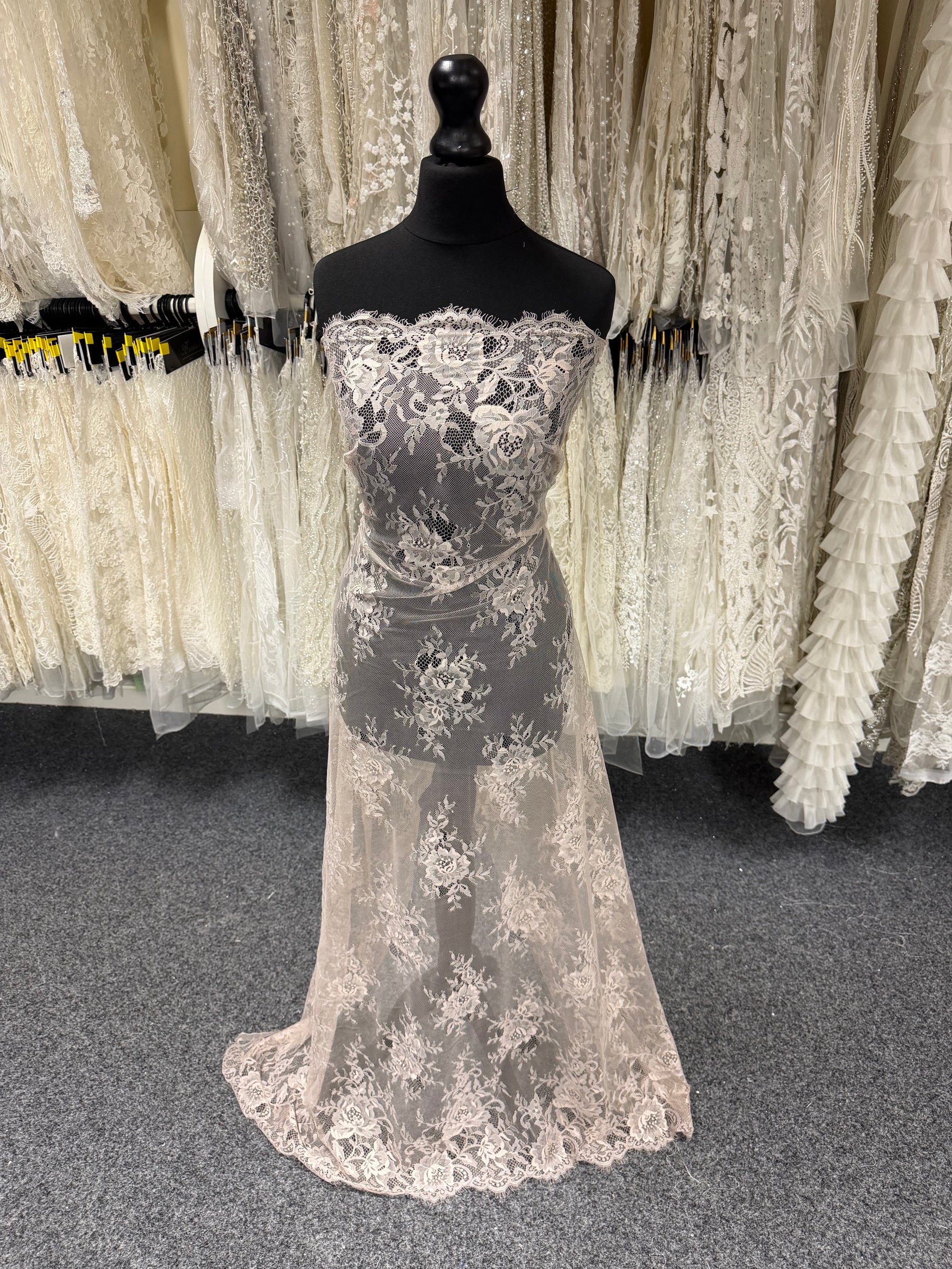 Mink Raschel Lace - P195