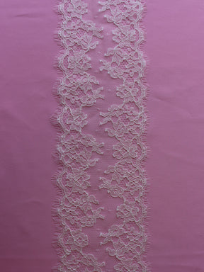 Bordure en dentelle de Chantilly ivoire - Halston