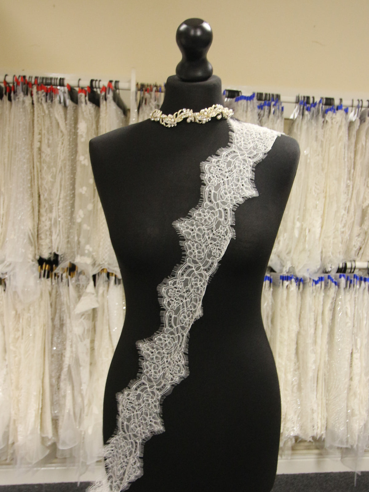 Galon Dentelle Chantilly Ivoire - Kai