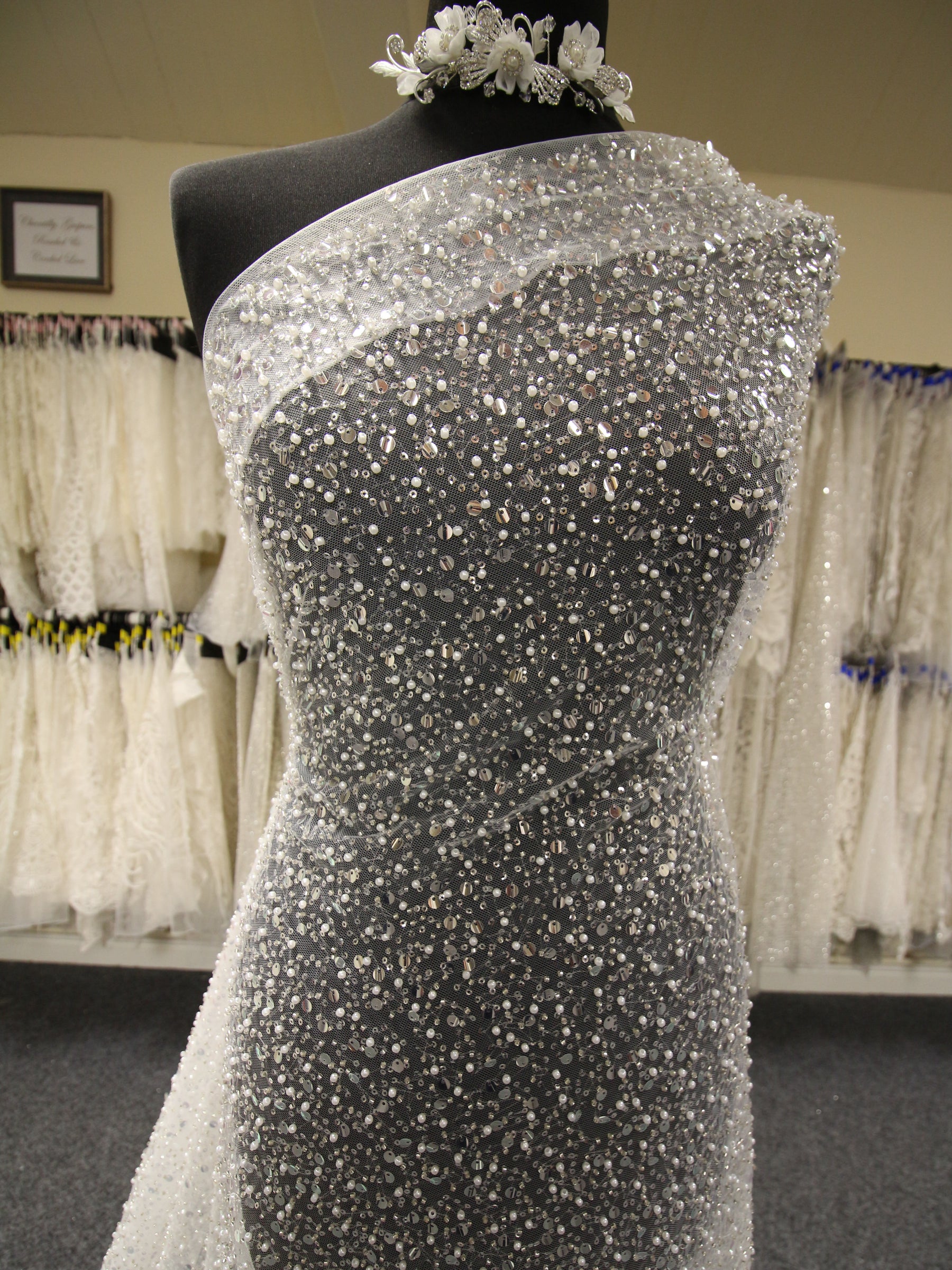 Paillettes ivoire, perle et tulle perlé - Timothia