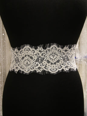 Bordure en dentelle ivoire cordée - Tatiana