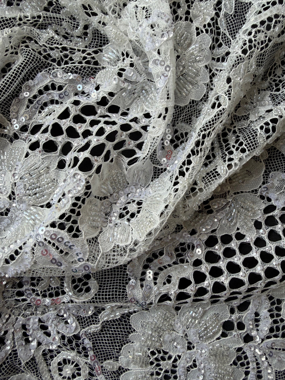 Dentelle Raschel perlée à la main ivoire - James