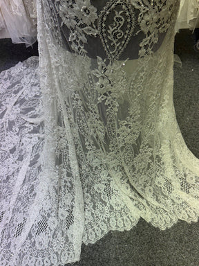 Dentelle Raschel perlée à la main ivoire - James