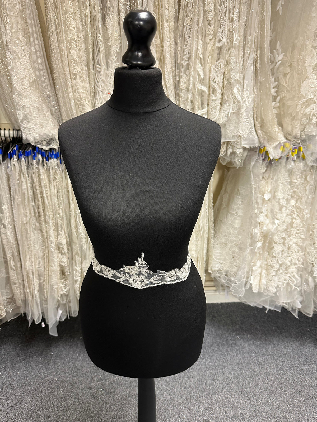 Bordure en dentelle perlée ivoire - Jubilation