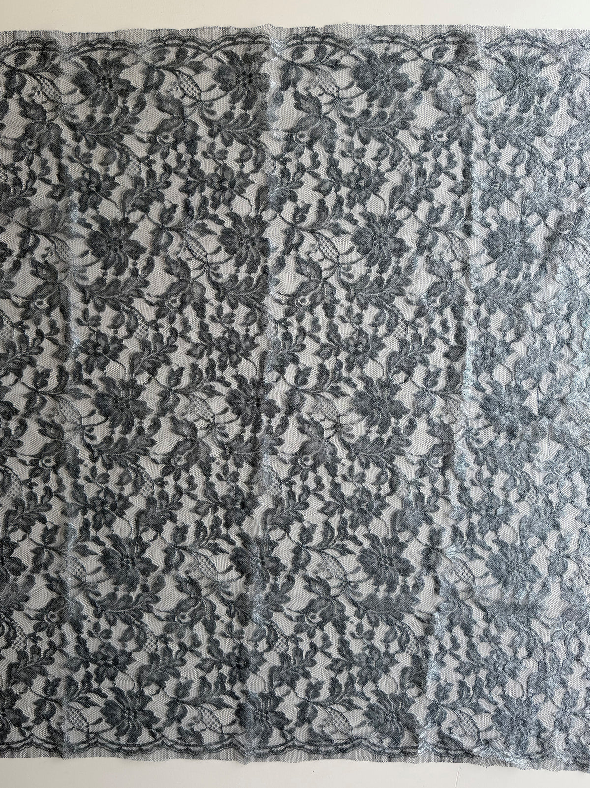 Bleu marine avec dentelle française argentée - LA2002