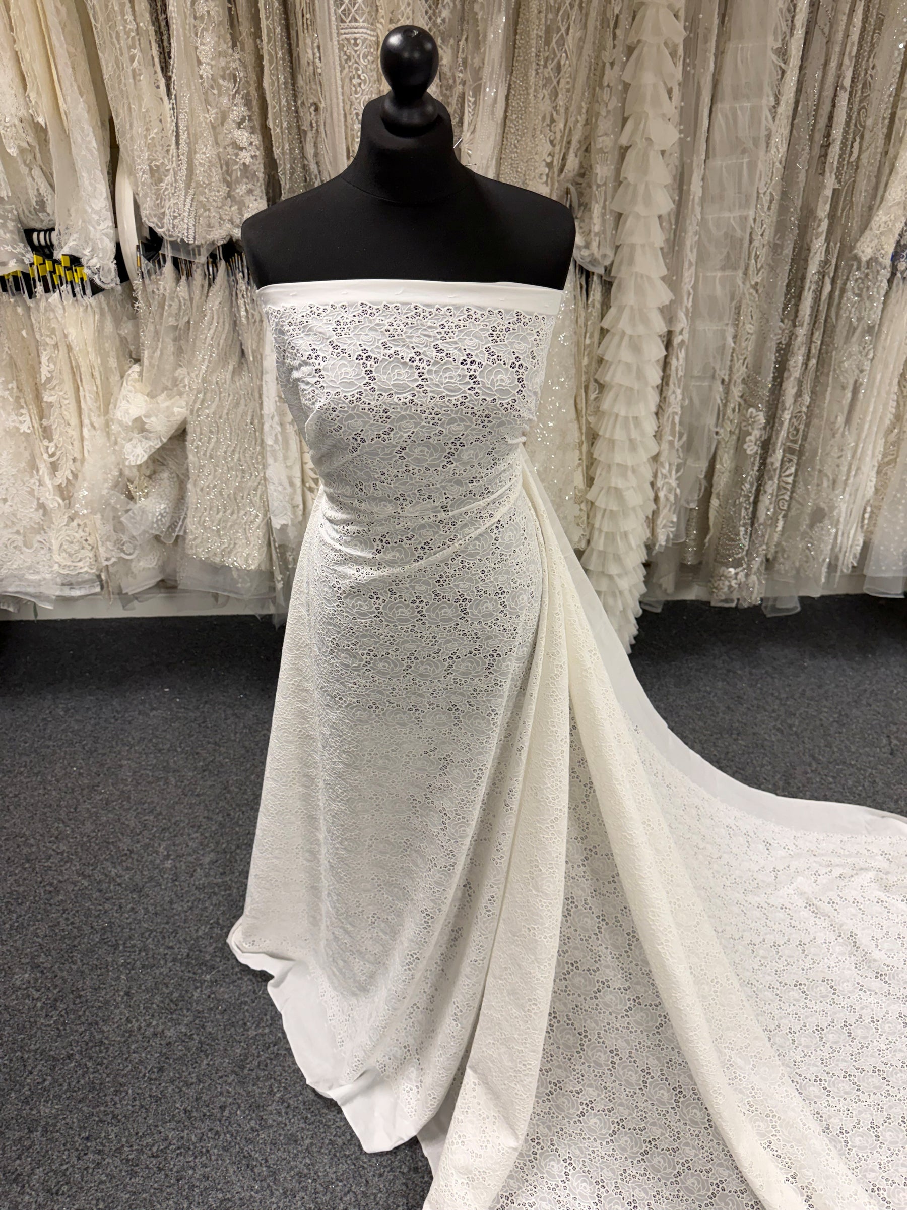 Coton brodé ivoire - EB6001
