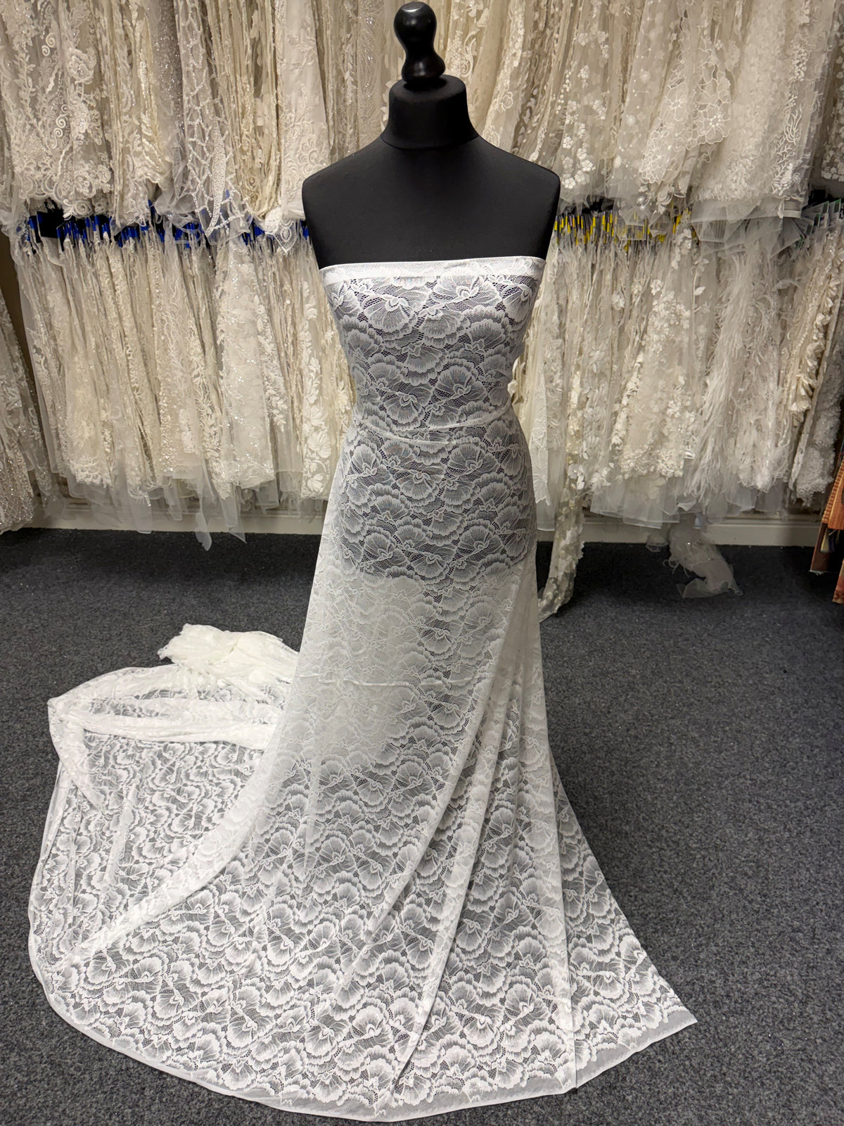 Dentelle extensible ivoire clair - LB7008