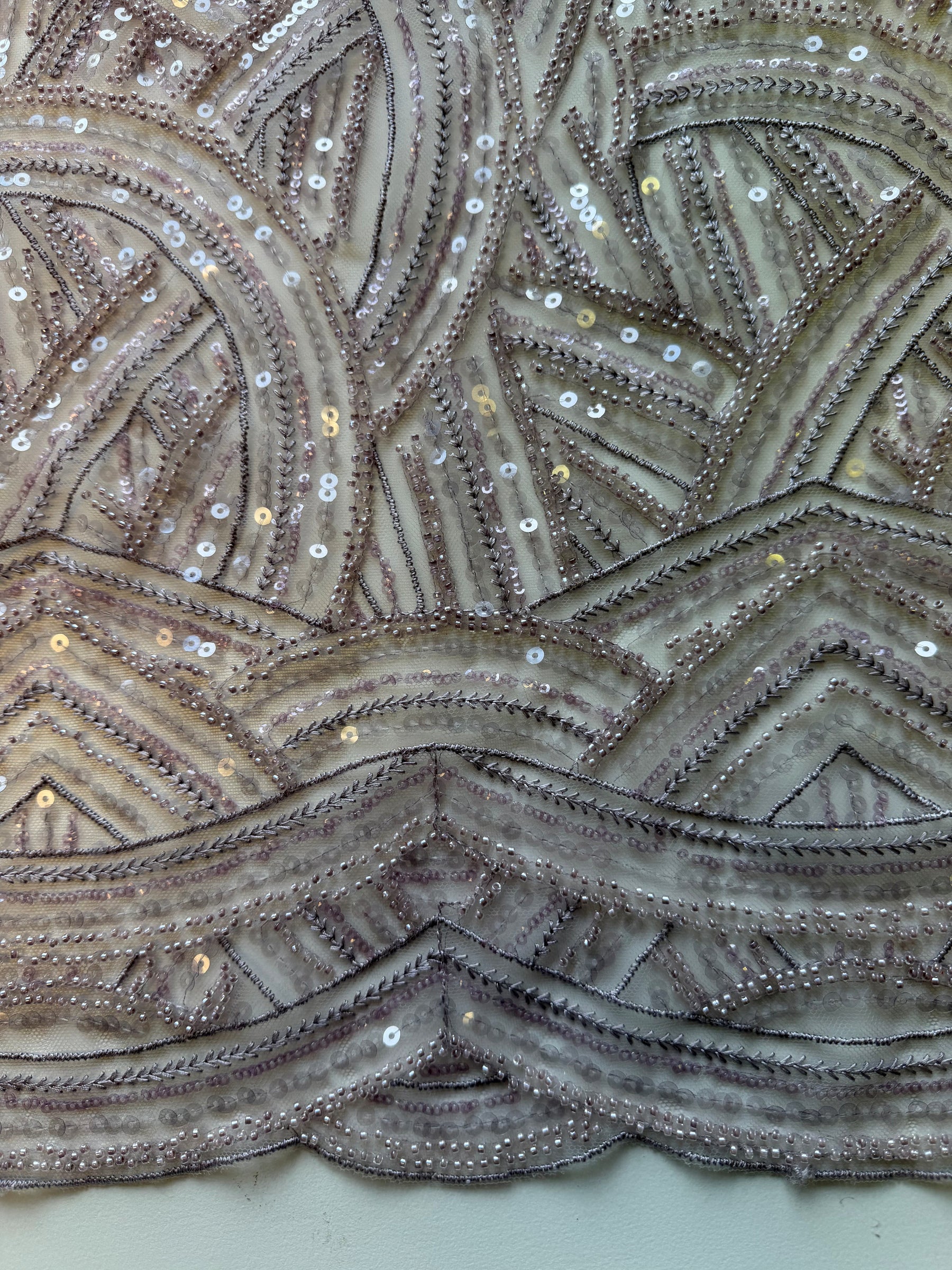 Tulle brodé de perles lavande - EB1056