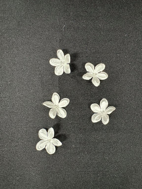 Fleurs en satin ivoire - M13 (Sachet de 144)