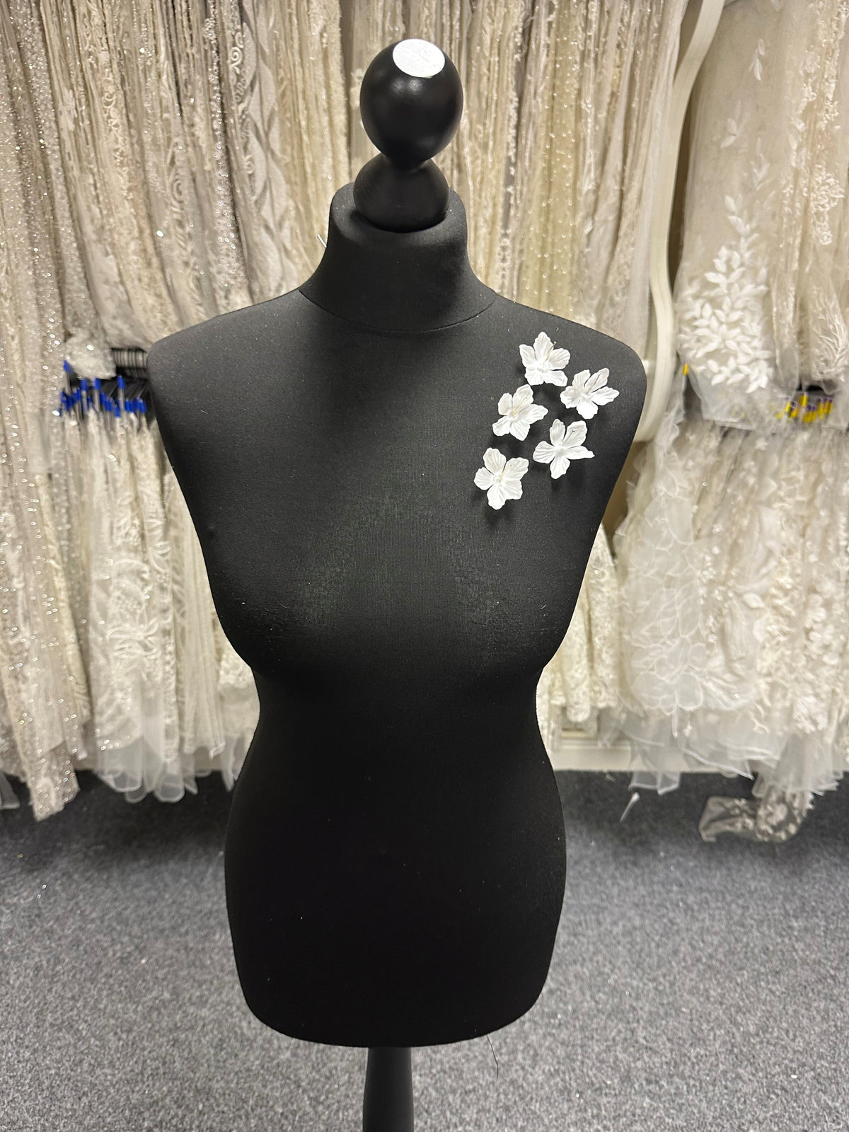 Fleurs blanches d'hiver à 5 pétales - MM0030 (Sachet de 144)