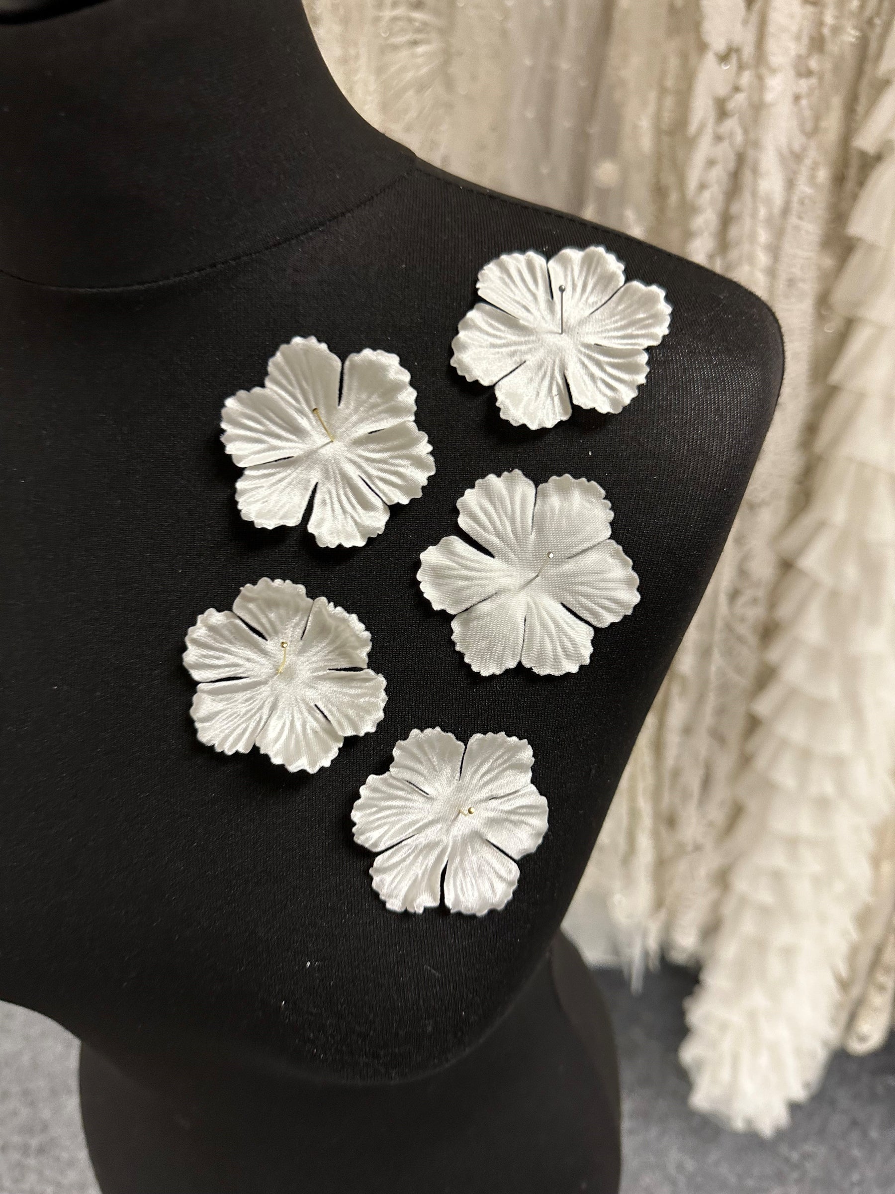 Pale Ivory Eco 6 Petal Flowers - MM0032 (Bag of 144)