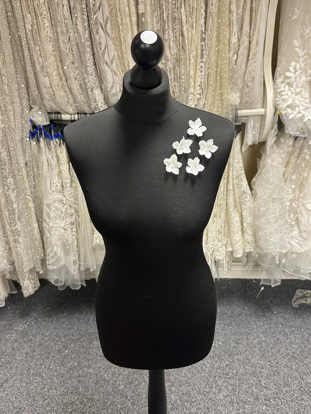 Fleurs ivoire pâle à 5 pétales - MM0030 (Sachet de 144)