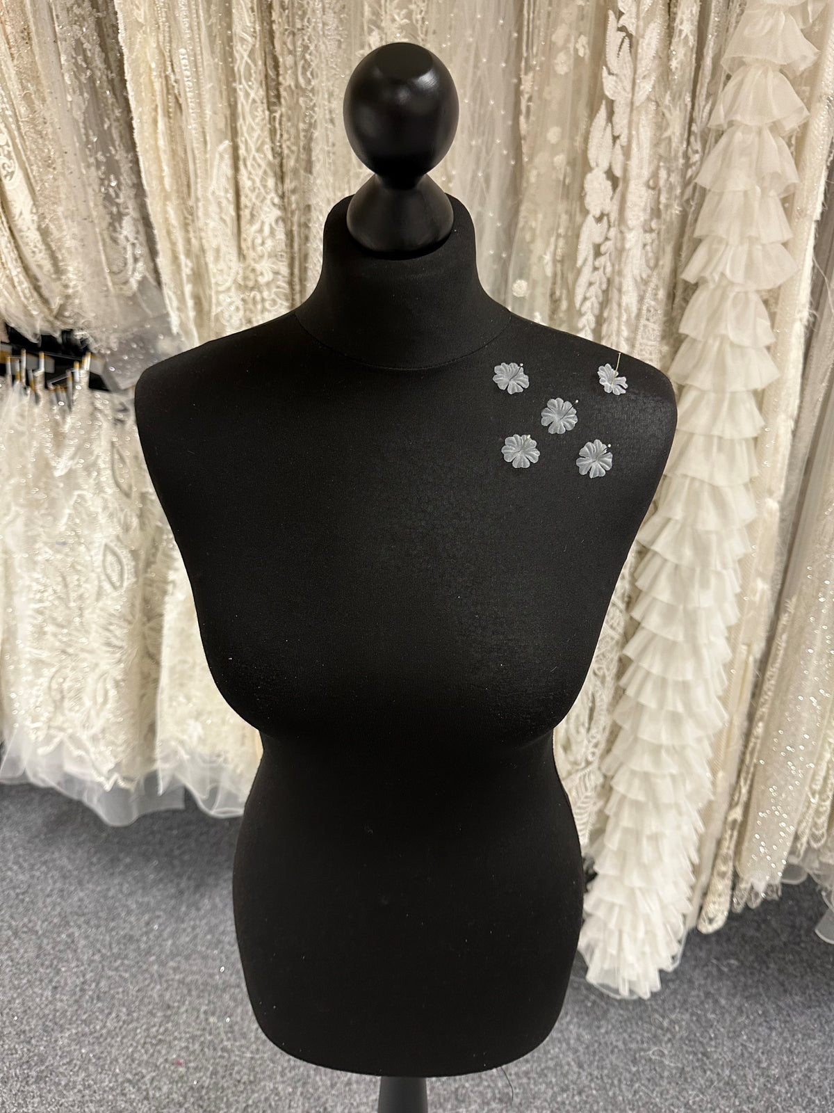 Ivory Eco Georgette Flowers - MM0040 (Bag of 144)