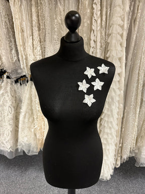 Pale Ivory Eco 5 Petal Flowers - MM0031 (Bag of 144)